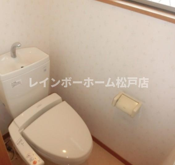 八潮市大字垳のアパートのトイレ