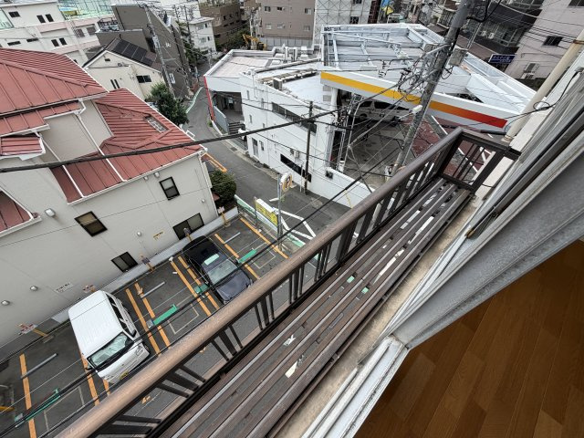 熱海市　田原本町のバルコニー|エアコンの室外機はこちらに置けます。