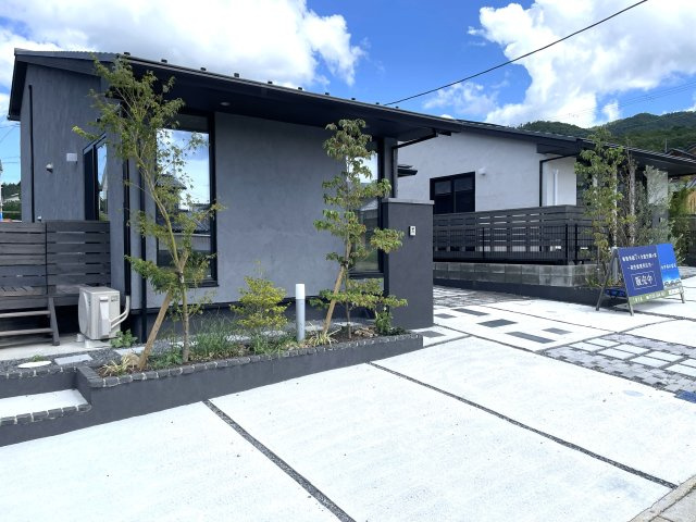 【商談中】京都市左京区岩倉長谷南の駐車場|駐車は２台可能！共働きのご夫婦にもぴったりです。自転車やバイクを置く余裕もございます！