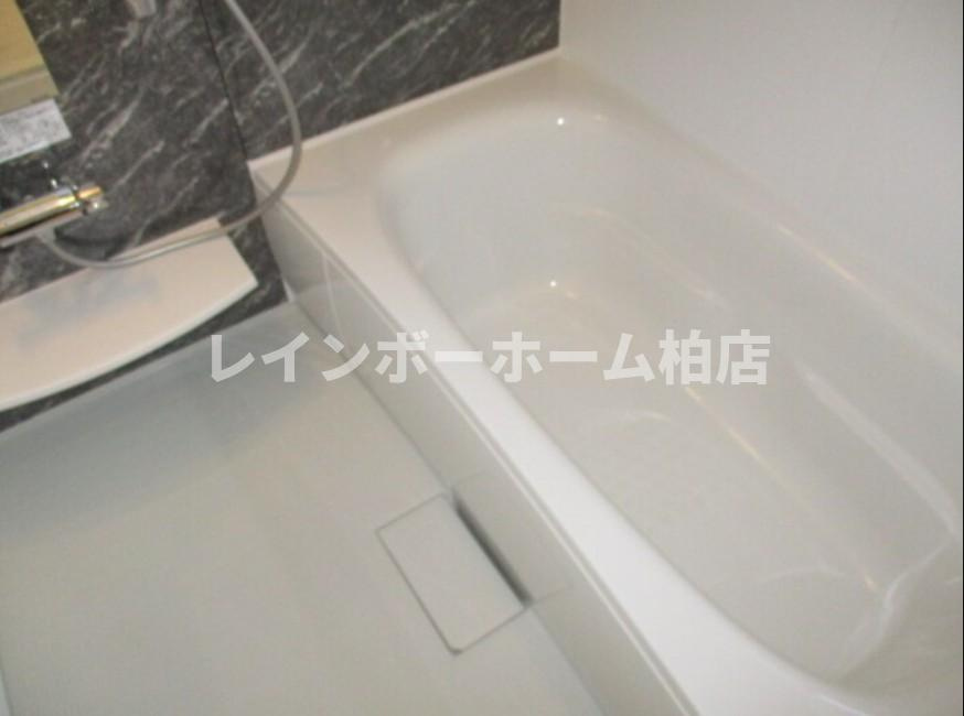 仲介手数料（賃料の1.10ヵ月）の50％OFF対象物件！の浴室|ゆったり過ごせるお風呂です