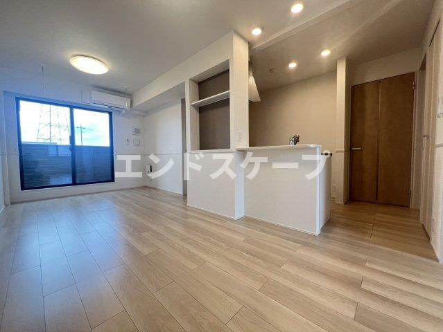 クレストコートの居間・リビング|高崎、前橋のお部屋探しはエンドスケープまで！お客様の理想お聞かせ下さい♪