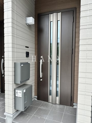 リーブルファイン足立辰沼の玄関
