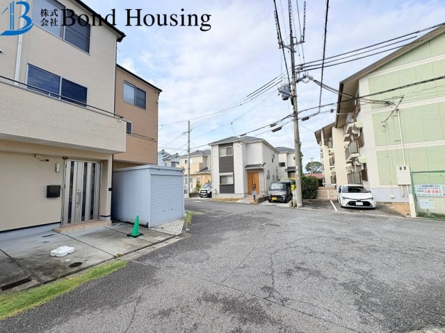 近隣買い物施設充実　池上4丁目　中古戸建の前面道路含む現地写真