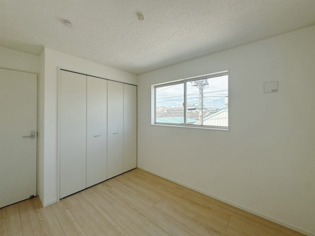 【新築戸建】佐野市天神町第5の洋室|■洋室｜子供部屋のメリットは「自立心を養うことができる」「自分で整理整頓できるようになる」そして、お子様が成長した際には「プライバシーを確保できる」といい事だらけ♪