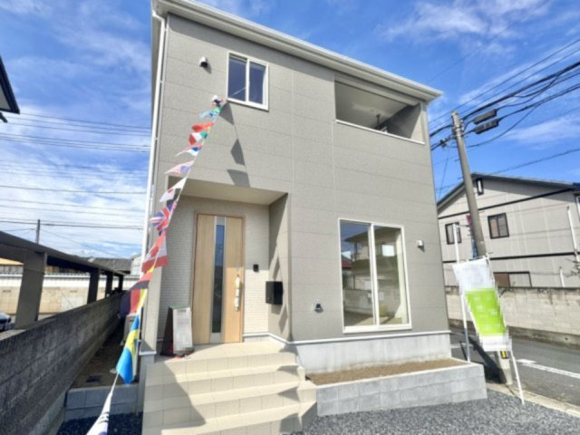 【新築戸建】佐野市天神町第5の外観|■外観｜土日のご見学はもちろん、平日・夜間のご案内も大歓迎です♪「今から見たい」や「仕事終わりに見たい」にもご対応できますのでお気軽にお問い合わせください♪