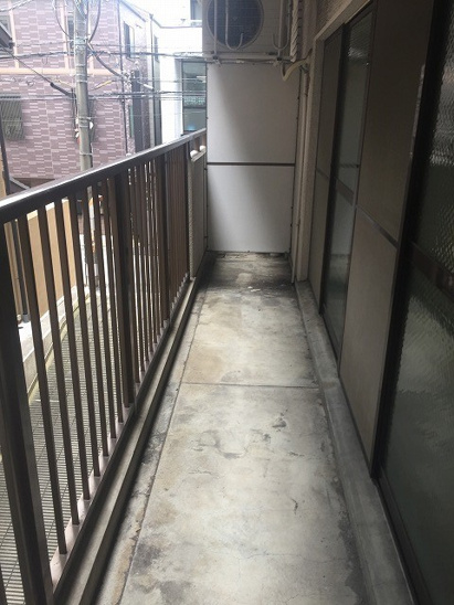 【バルコニー】ロイヤル室町 