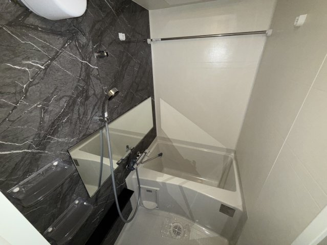 プレサンス神戸長田マリエントの浴室|同物件別部屋写真
