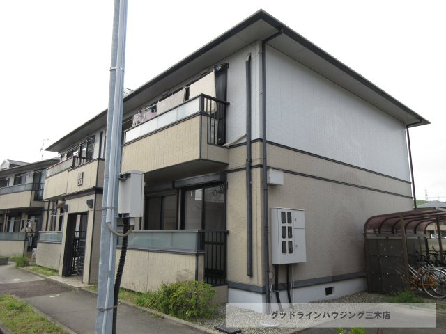 リヴェール大村の外観