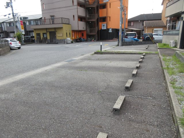 リヴェール大村の駐車場