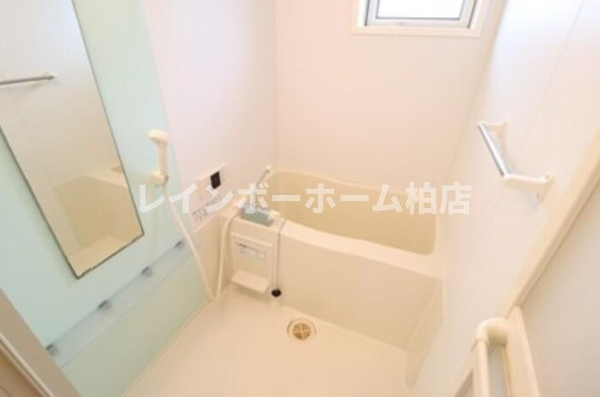 仲介手数料（賃料の1.10ヵ月）の50％OFF対象物件！の浴室|ゆったり過ごせるお風呂です
