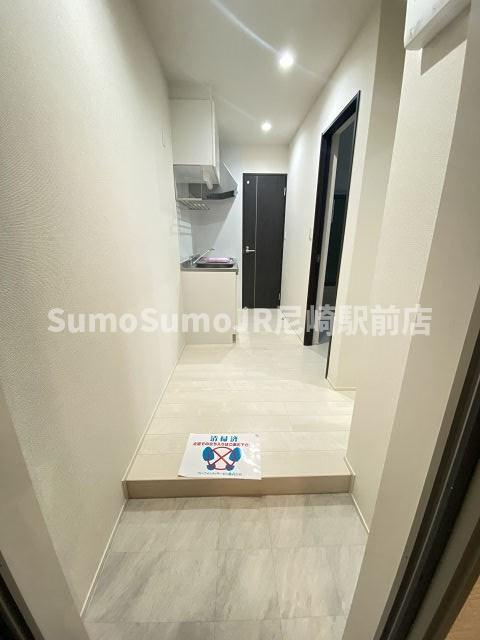 フジパレス南塚口EASTの玄関