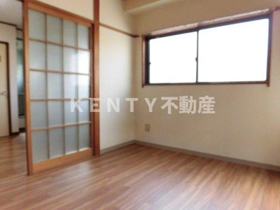【寝室】 | 清水ハイツ | 落ち着いた色調の寝室です
