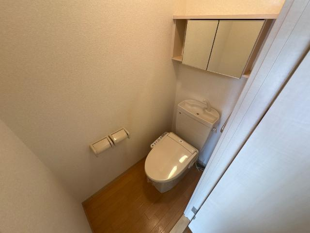 熊本市北区龍田陳内３丁目のアパートのトイレ|温水洗浄便座
