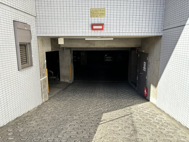 ☆敷地内地下駐車場☆※現在満車