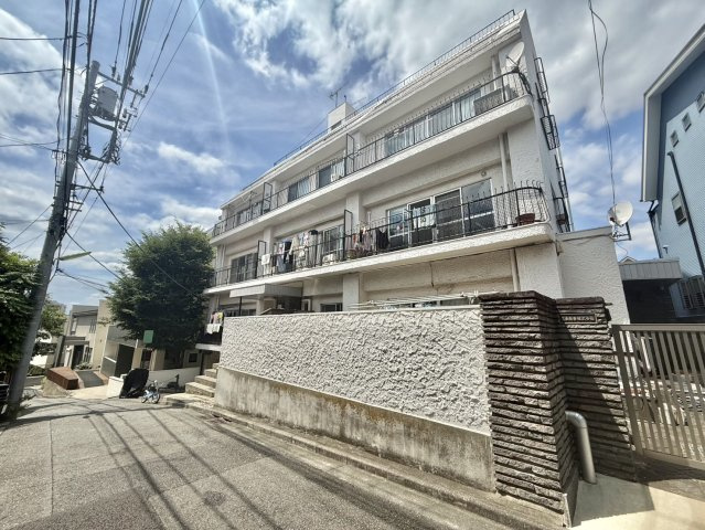 北沢マンションの外観|2026.06.06撮影

現地ご見学希望・資料請求などお気軽にお問い合わせ下さい！
03-5990-5201