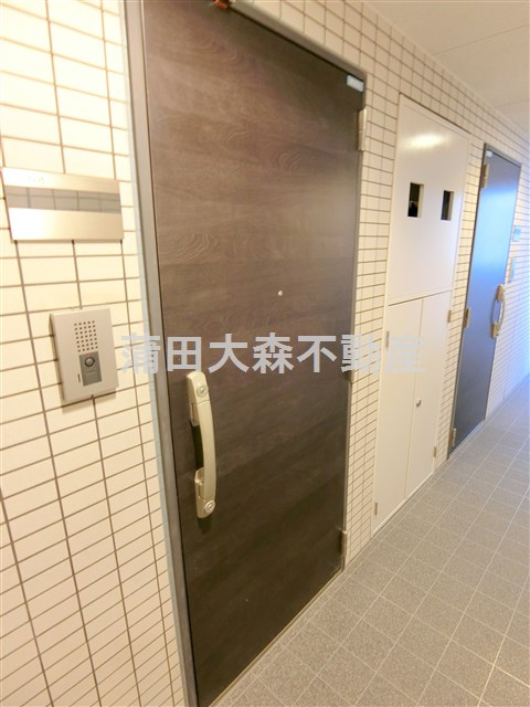 ドゥーエ蒲田の玄関