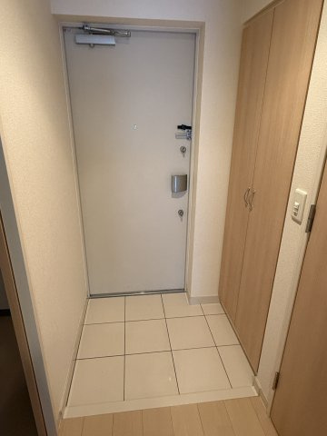 エステムプラザ難波WESTⅡプレディア　仲介手数料無料の玄関