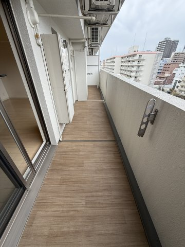 エステムプラザ難波WESTⅡプレディア　仲介手数料無料のバルコニー