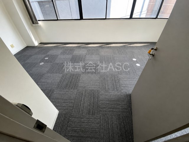 ＡＵＳビルの内装