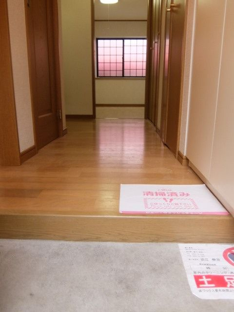 メゾンドロームの玄関