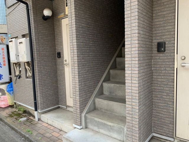 メゾンドロームのエントランス
