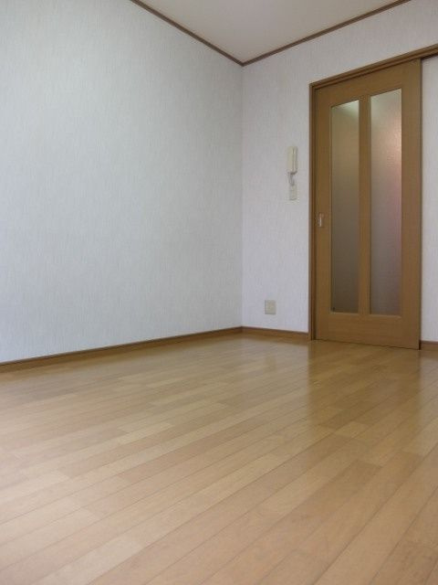メゾンドロームの居間・リビング