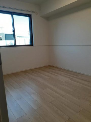 リーベンスグランデ八女の内装|明るい室内です