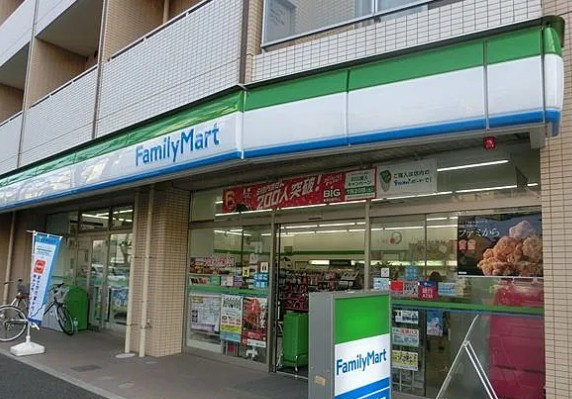 THE CUBEの周辺