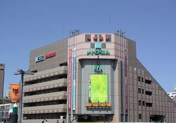 THE CUBEの周辺