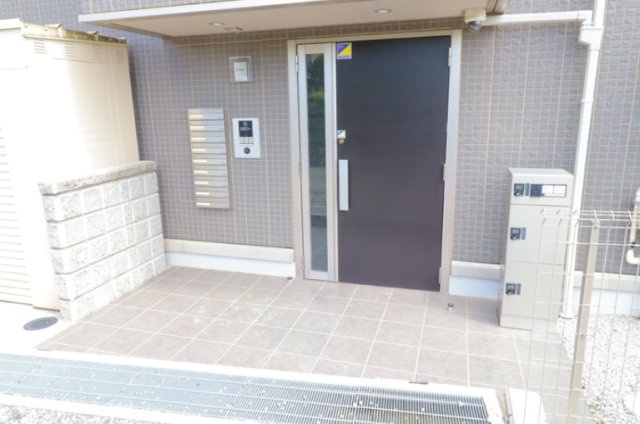 プルミエール大宮七里 Ａのエントランス