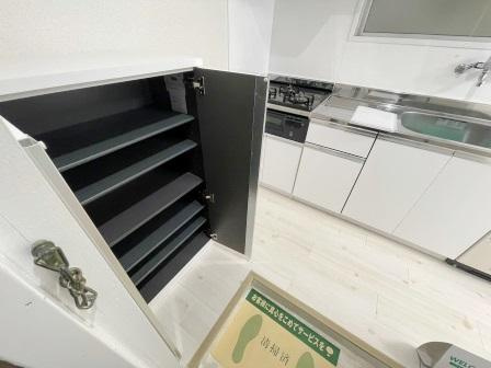 千石柳澤マンションの玄関