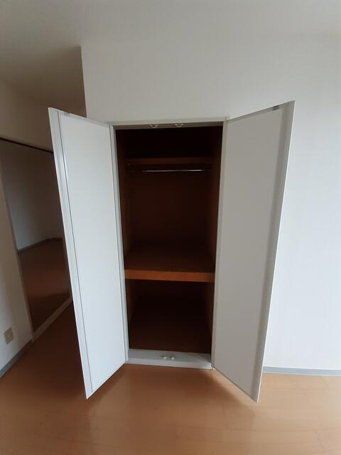 川崎市多摩区三田１丁目の賃貸マンションの収納