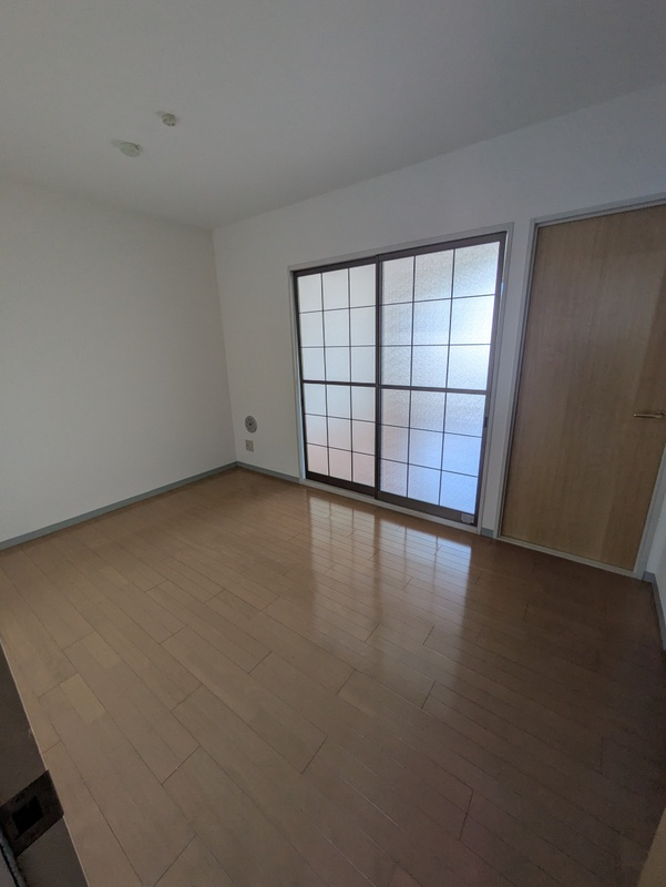 川崎市多摩区三田１丁目の賃貸マンションの居間・リビング