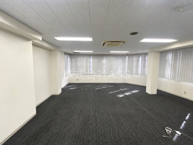 ＡＵＳビルの内装