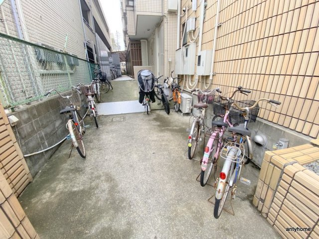 シャンクレール塚本　仲介手数料無料の駐車場