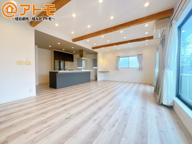 【居間・リビング】 | 三島市徳倉3丁目　中古戸建