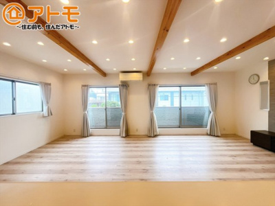 【居間・リビング】 | 三島市徳倉3丁目　中古戸建