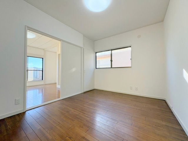 御殿山2丁目貸家の洋室|個人の部屋や寝室として使える洋室です