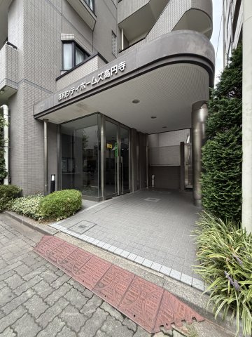 杉並区高円寺南４丁目の中古マンションのエントランス