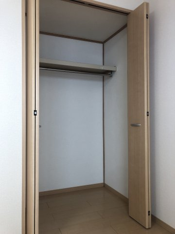 川崎市麻生区万福寺１丁目のアパートの収納
