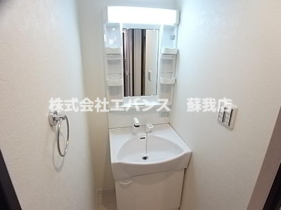 【洗面所】 | LAUREL INICIO（ローレル　イニシオ） | ゆったりとスペースのある洗面所