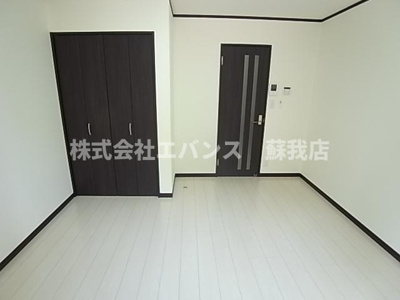 【寝室】 | グリーンヒルズ | 広くて明るい寝室