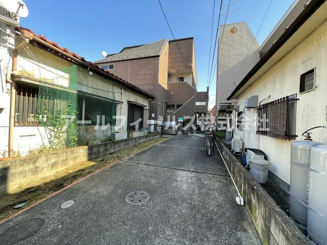グランルージュＮ馬橋の駐車場