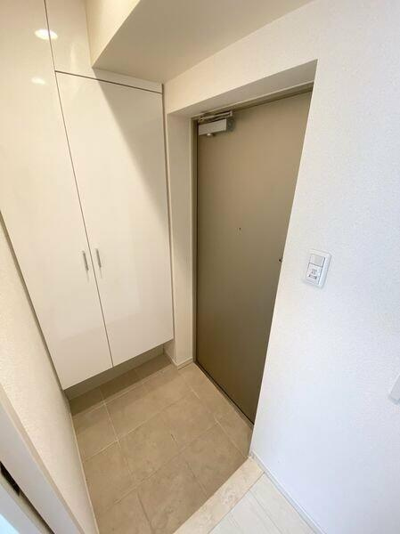 川崎市麻生区高石３丁目の賃貸マンションの玄関