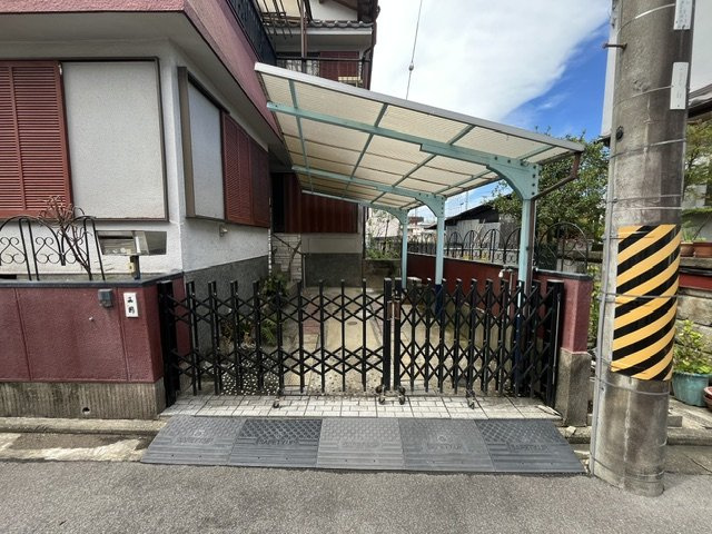 河内長野市喜多町貸家の駐車場