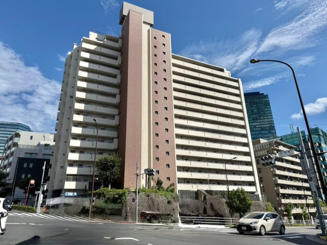 松見坂武蔵野マンションの外観|2026.08.07撮影

現地ご見学希望・資料請求などお気軽にお問い合わせ下さい！
03-5990-5201