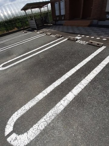 ケント・アヴェニュー弐番館の駐車場|駐車場があります