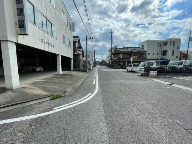 マイルドビルの駐車場