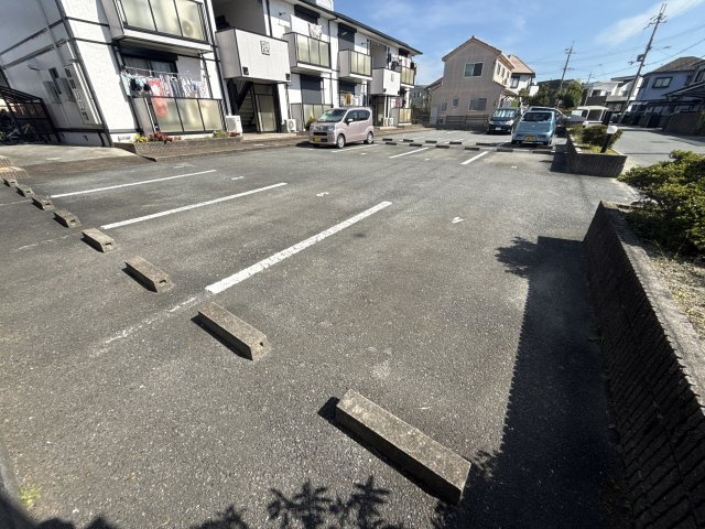 プレミールトモの駐車場