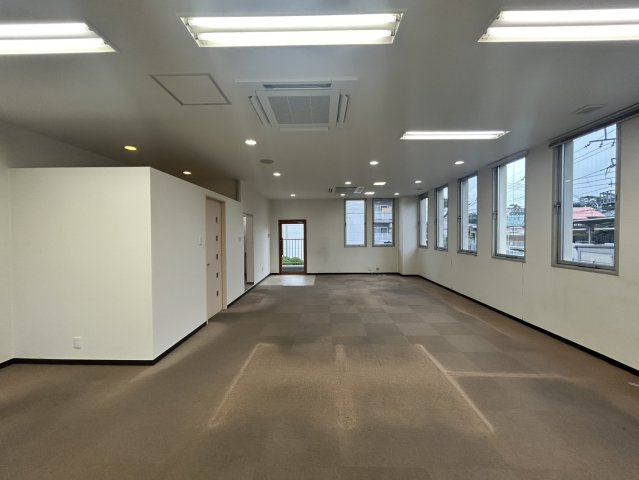 夙川第１ビルの内装